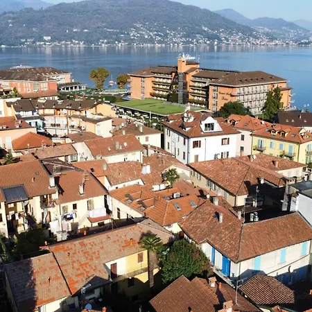 Modern Flat In Old Town Apartment Baveno