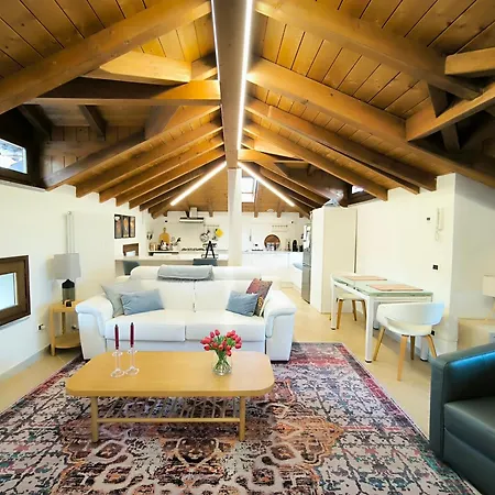 Apartmán Modern Flat In Old Town