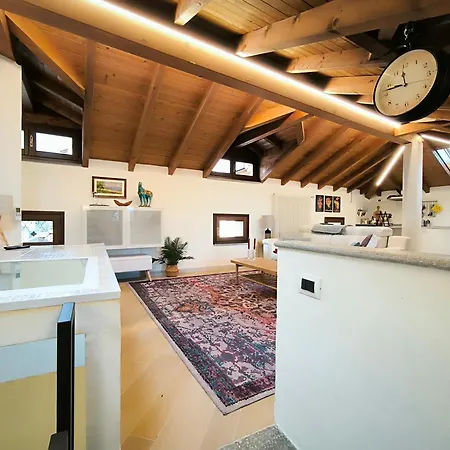 Modern Flat In Old Town באוונו
