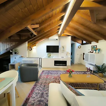 Modern Flat In Old Town